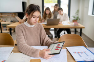 Teen Investing Made Easy? New Account Unveiled